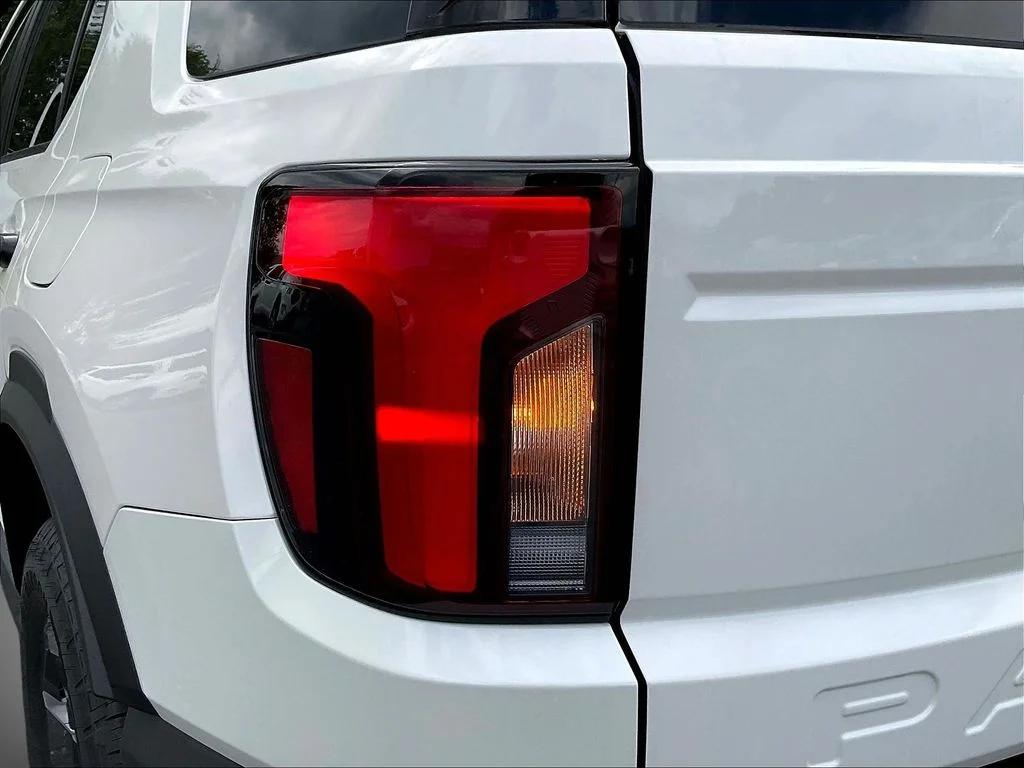 New 2026 Platinum White Pearl Honda RTL image 21