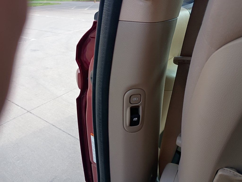 Used 2012 Claret Red Kia LX image 24