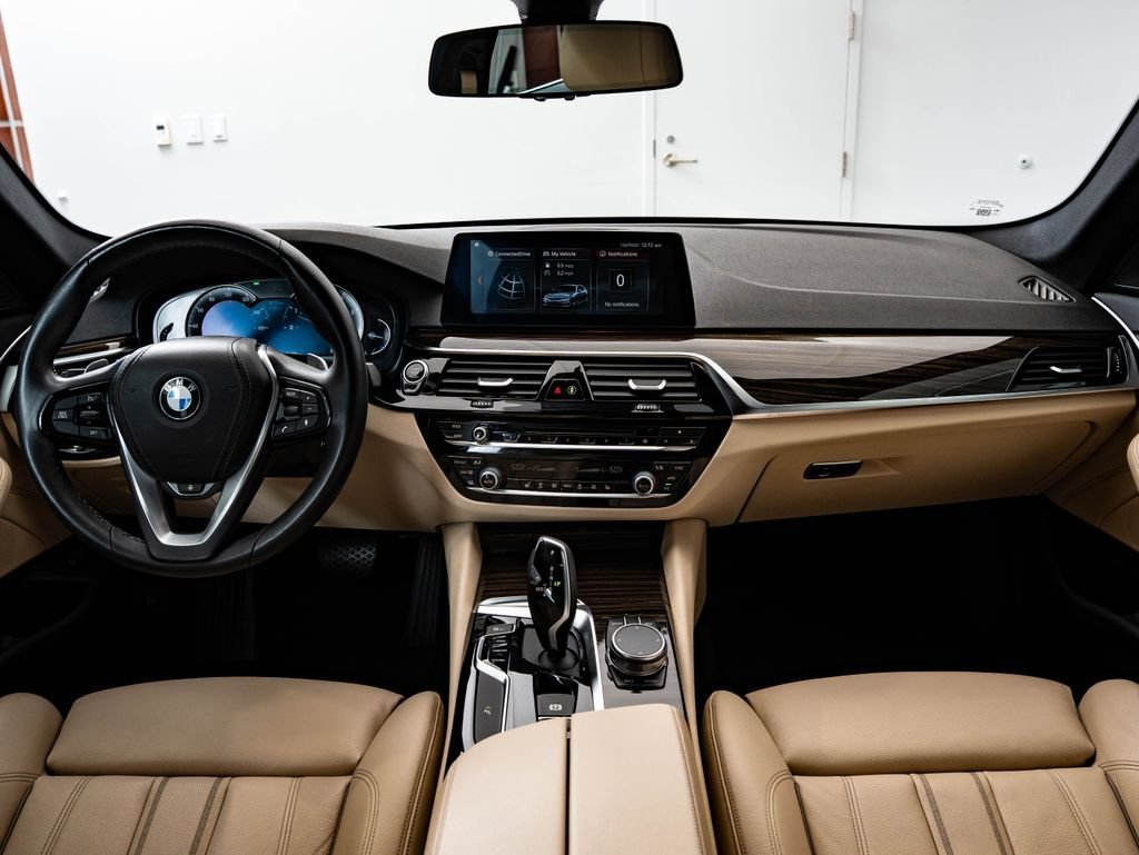 Used 2019 Jet Black BMW 540i image 32