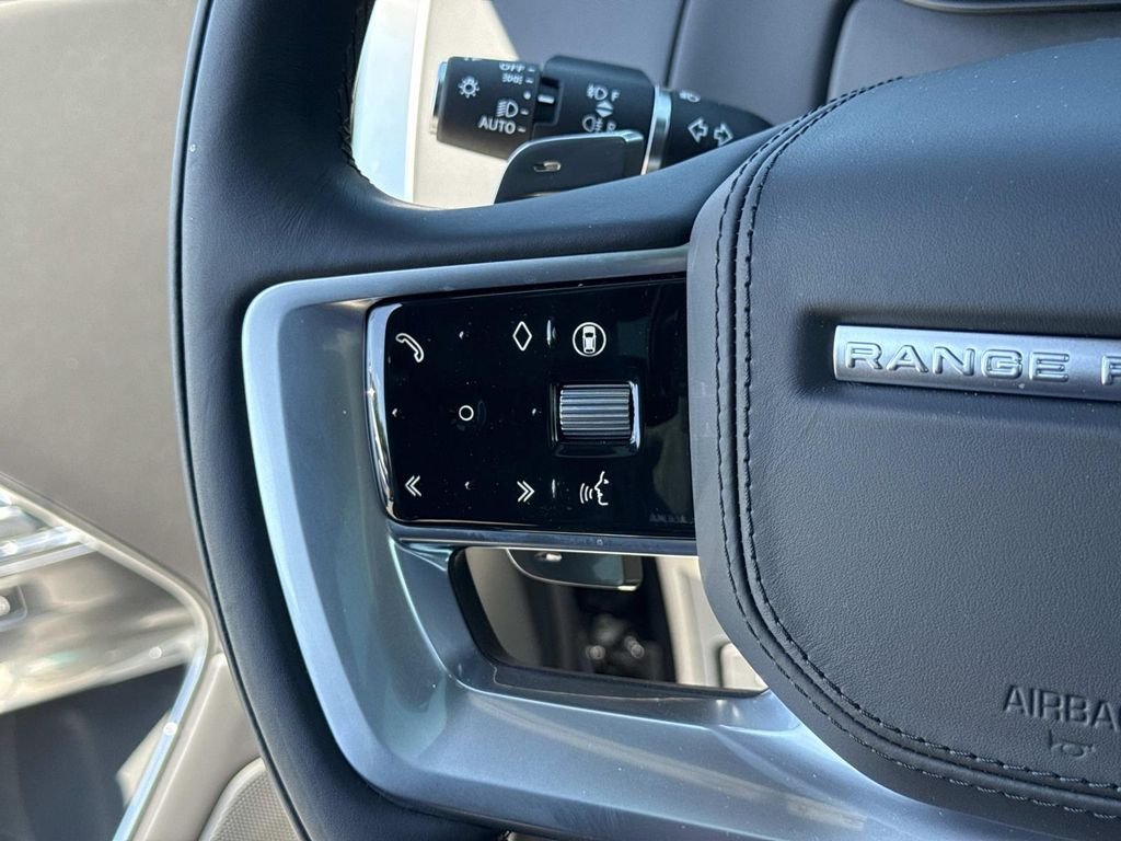 New 2026 Carpathian Grey Land Rover SE image 7