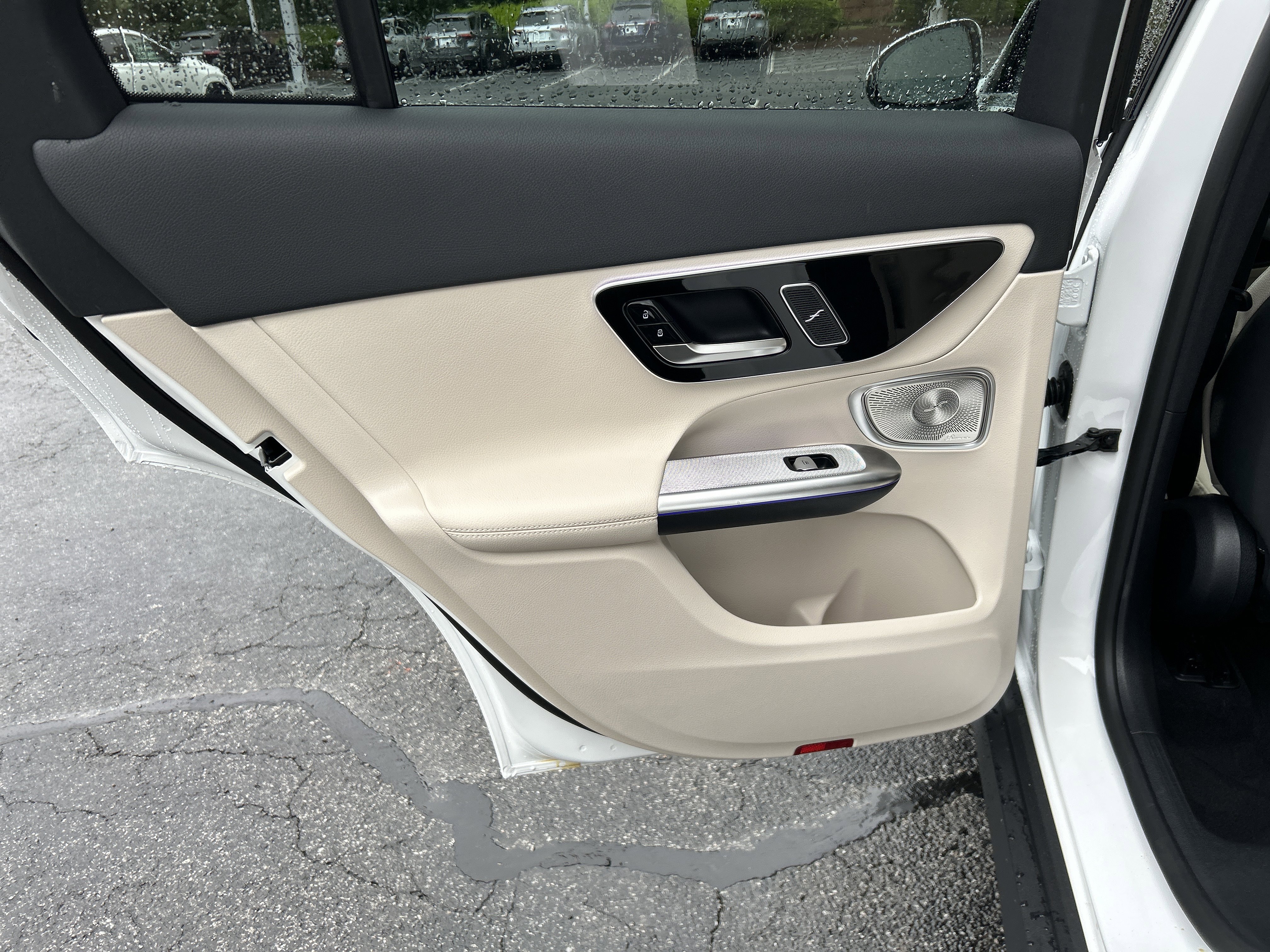 New 2026 MANUFAKTUR Moonlight White Metallic Mercedes-Benz GLC 300 SUV image 35