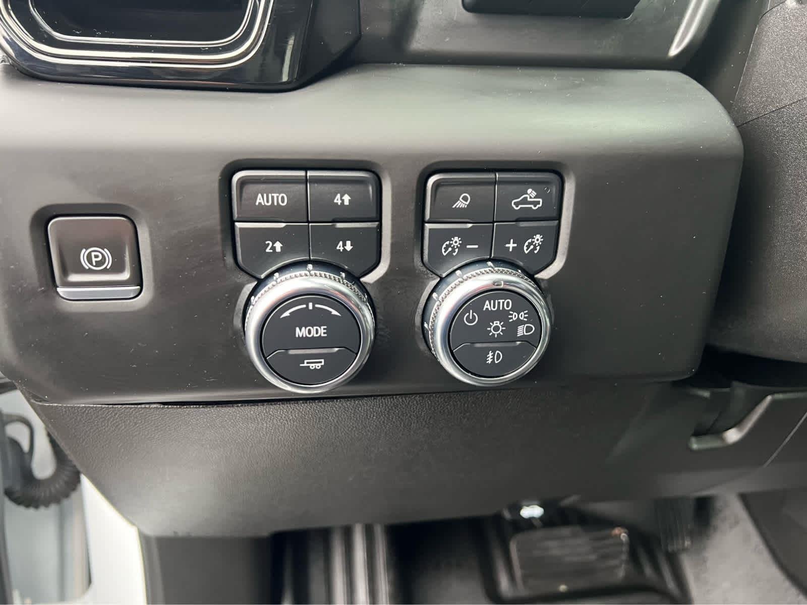 2024 GMC Sierra 2500HD AT4 - Photo 18