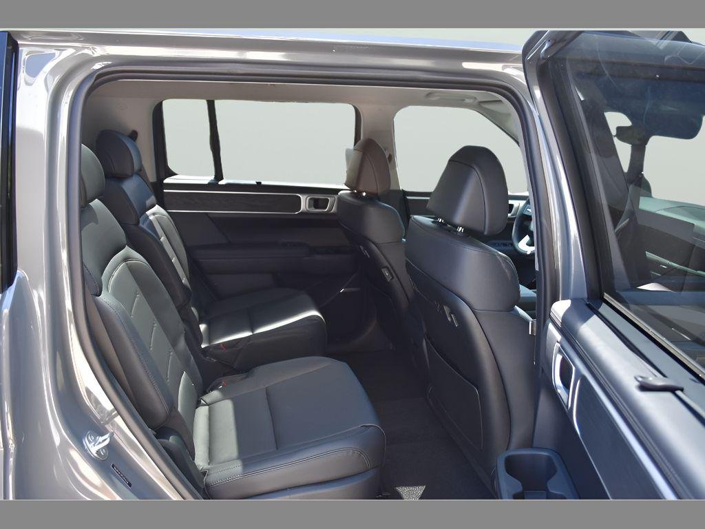 2026 Hyundai Santa Fe Limited - Photo 15