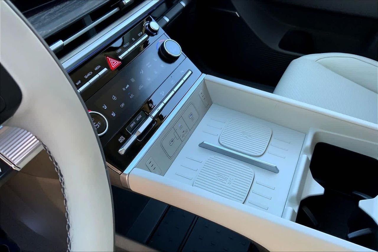 New 2026 Ecotronic Gray Matte Hyundai Calligraphy FWD image 8