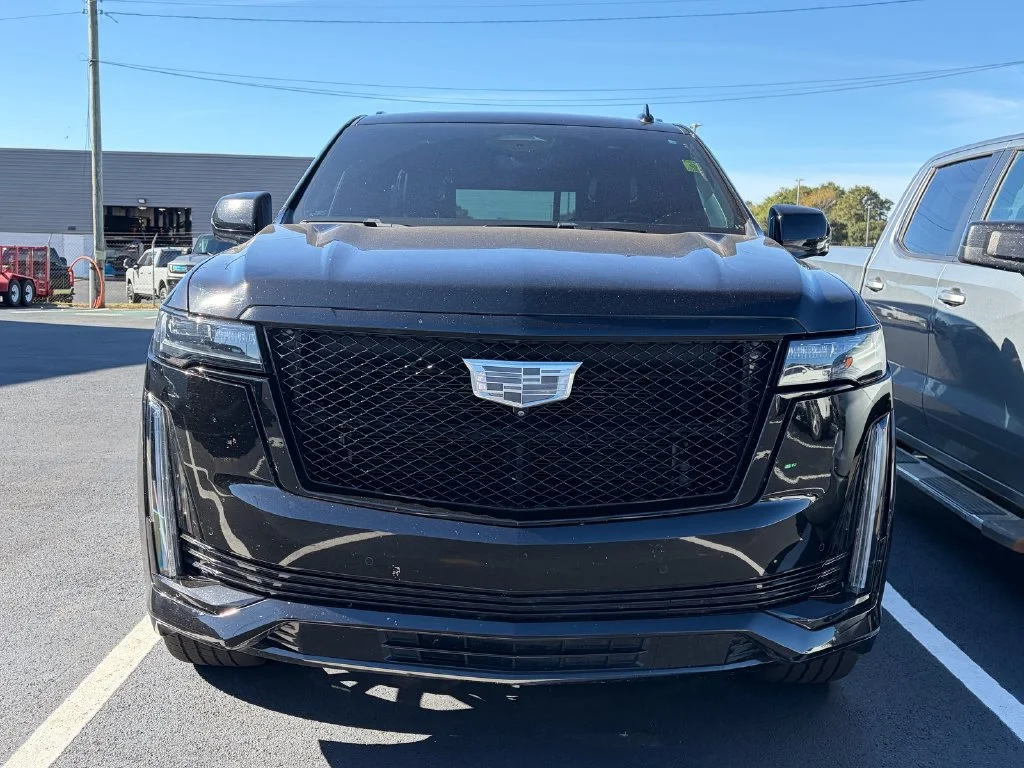 Used 2022 BLACK RAVEN Cadillac Sport Platinum image 2