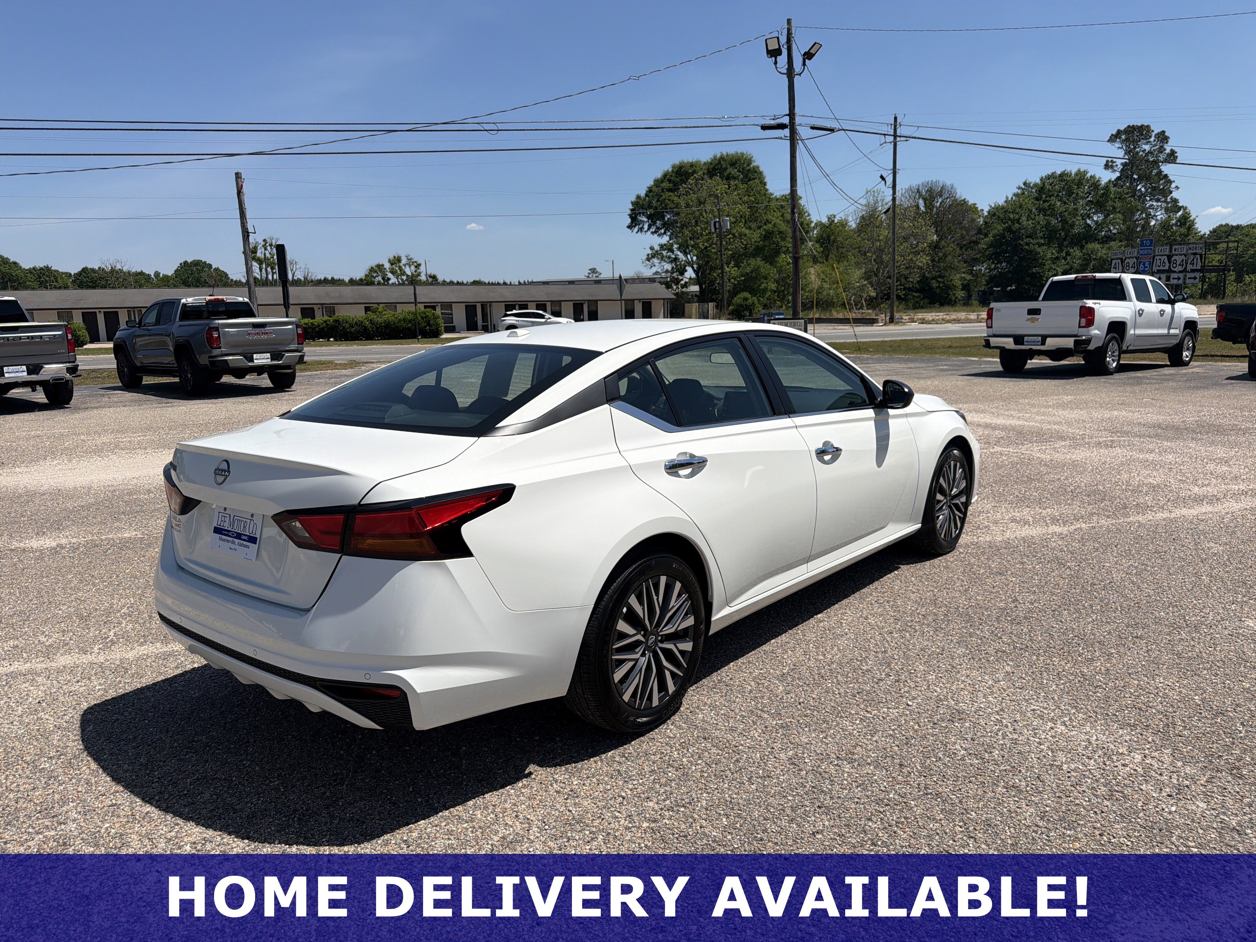 Used 2025 White Nissan SV image 7