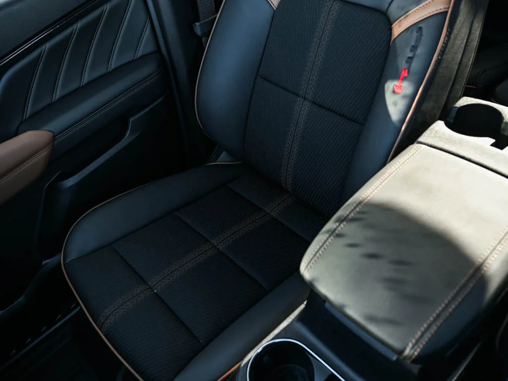 2026 GMC Canyon AT4 - Photo 23