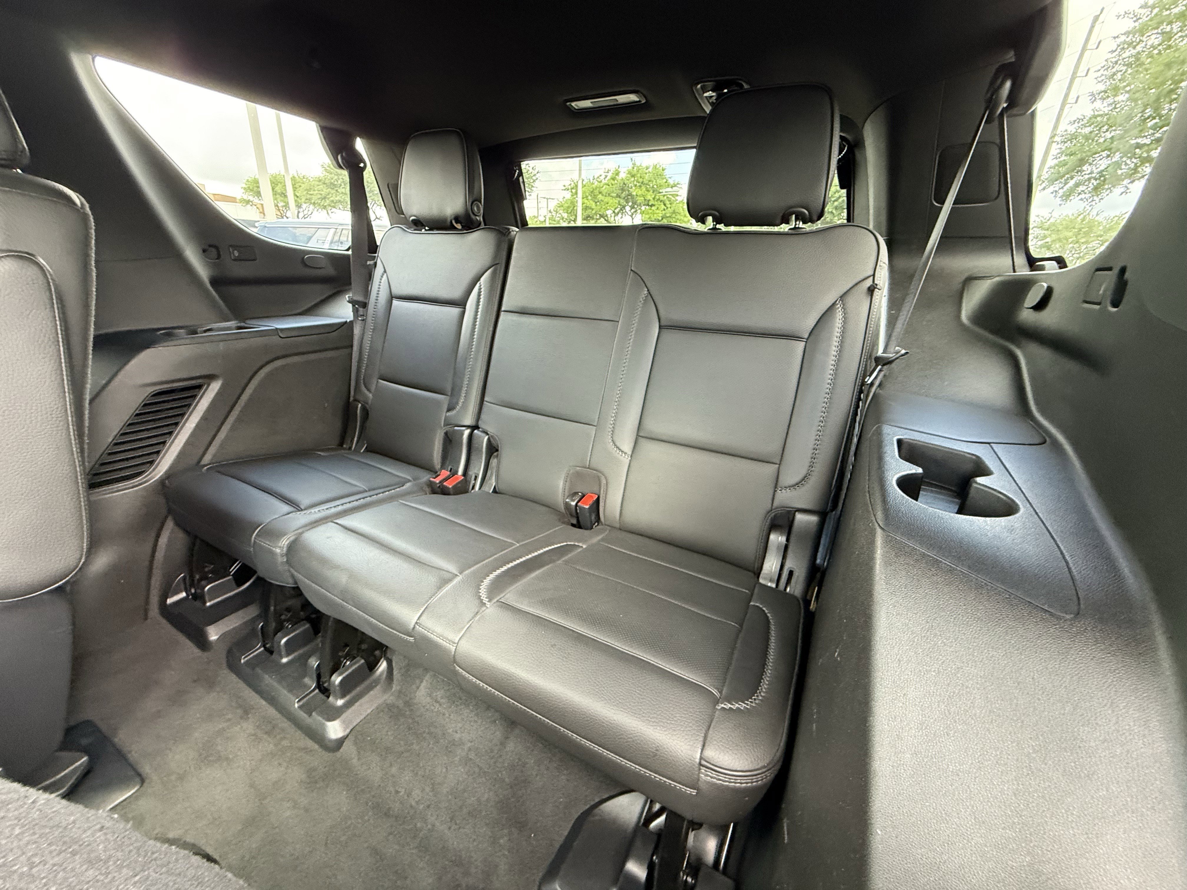 Used 2021 White Frost Tricoat GMC  image 28