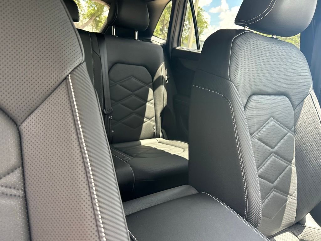 New 2026 Silver Volkswagen 2.0T SE w/Technology image 38