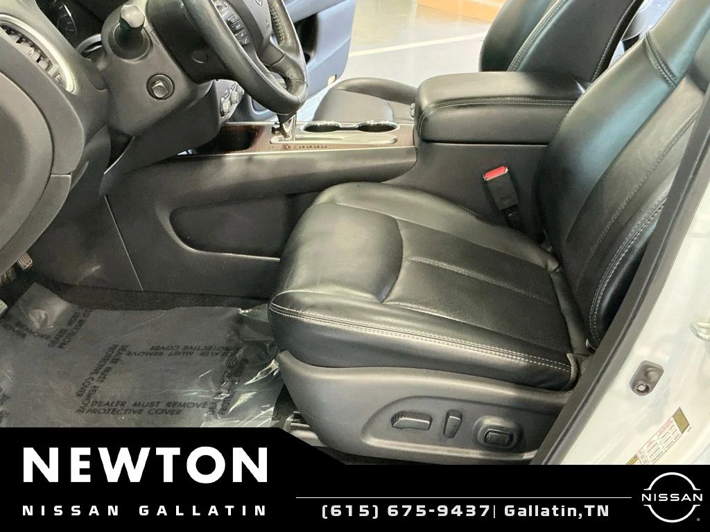 Used 2019 Pearl White Nissan Platinum image 17