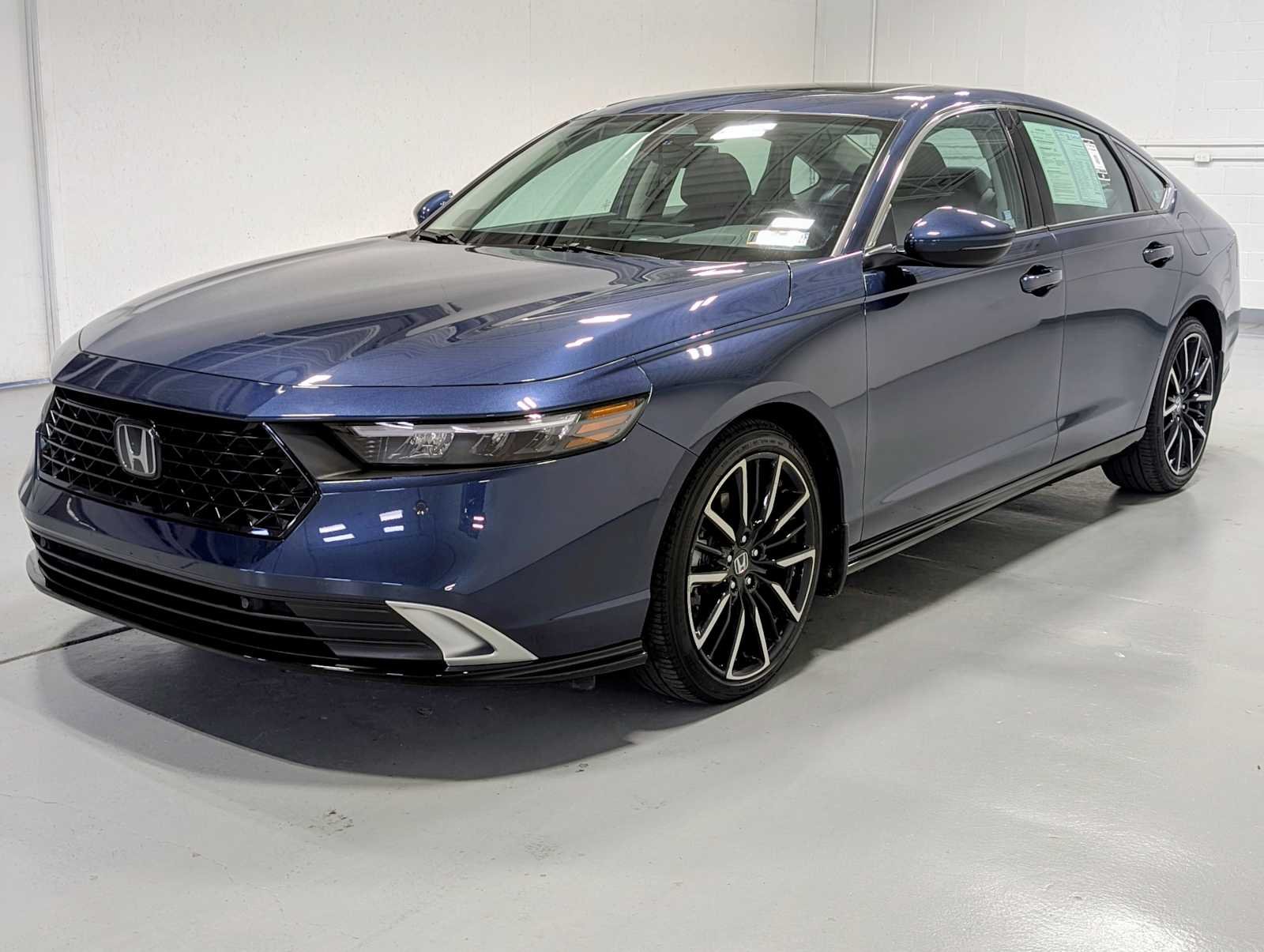 2024 Honda Accord Hybrid Touring's photo