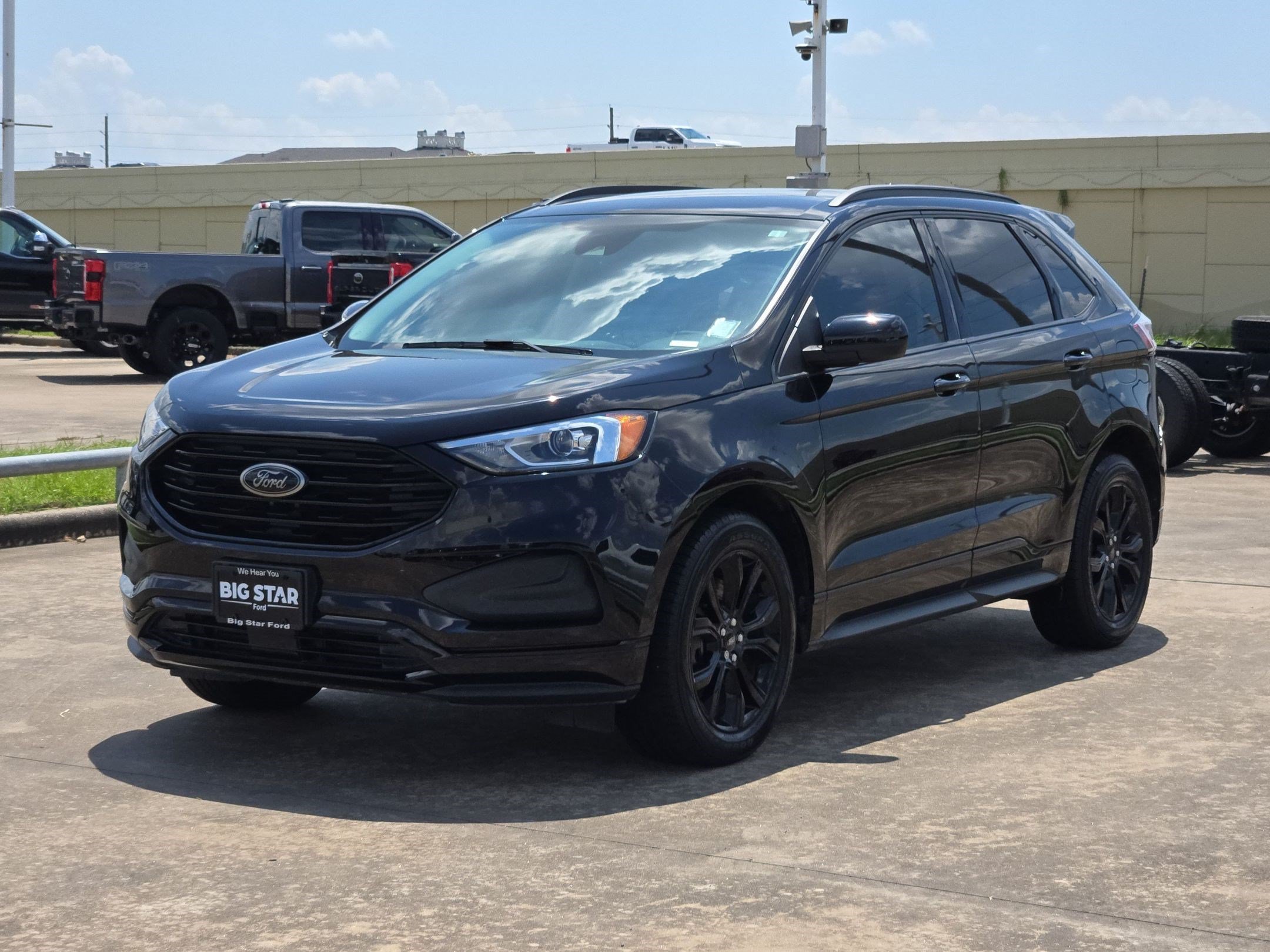 Used 2024 Blue Ford SE image 7