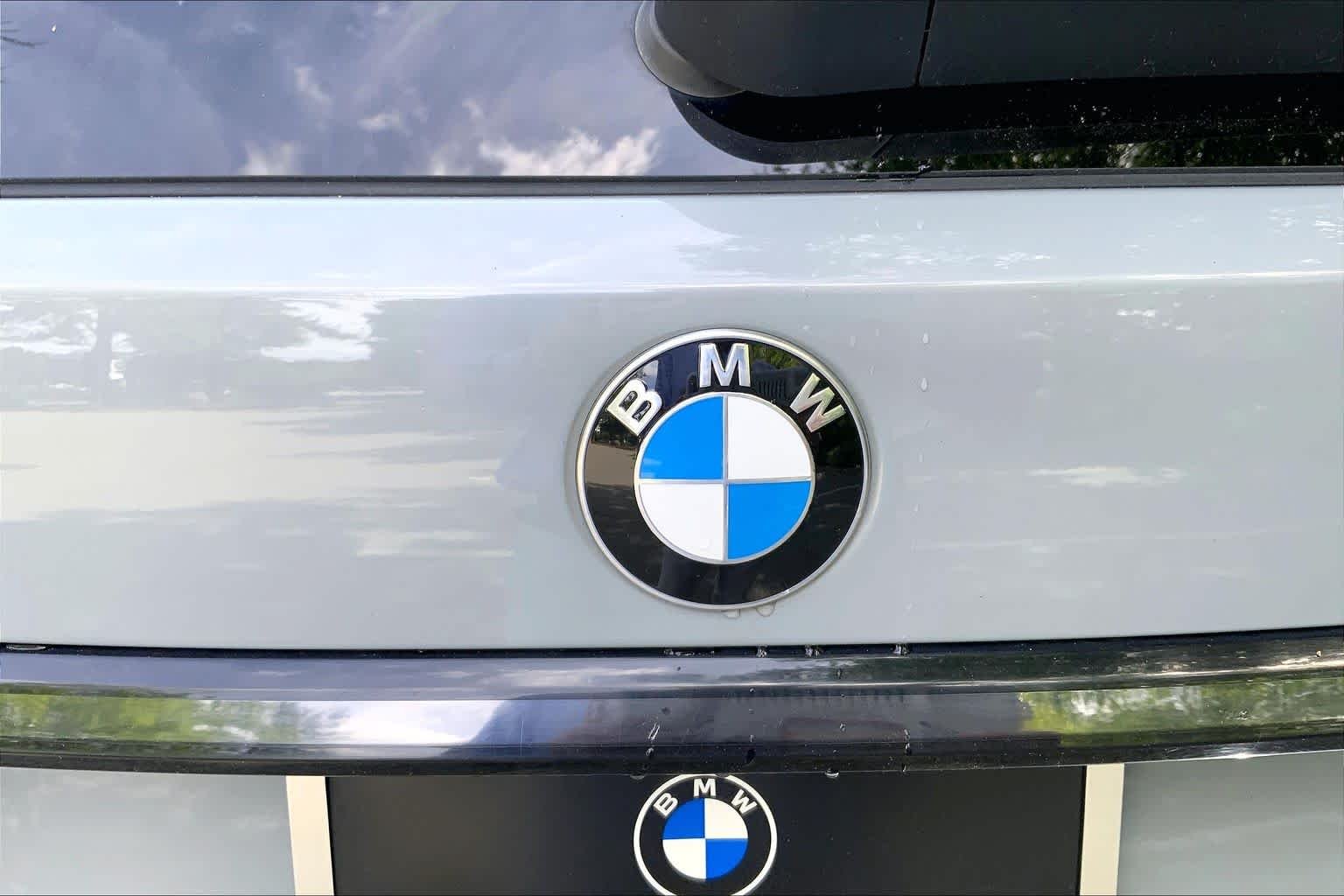 Used 2024 Brooklyn Grey Metallic BMW xDrive40i image 30