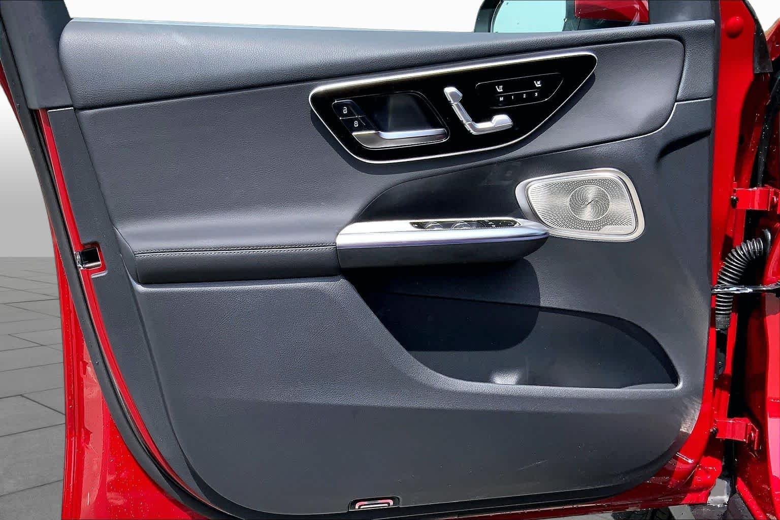 New 2026 MANUFAKTUR Patagonia Red Metallic Mercedes-Benz GLC 300 image 14