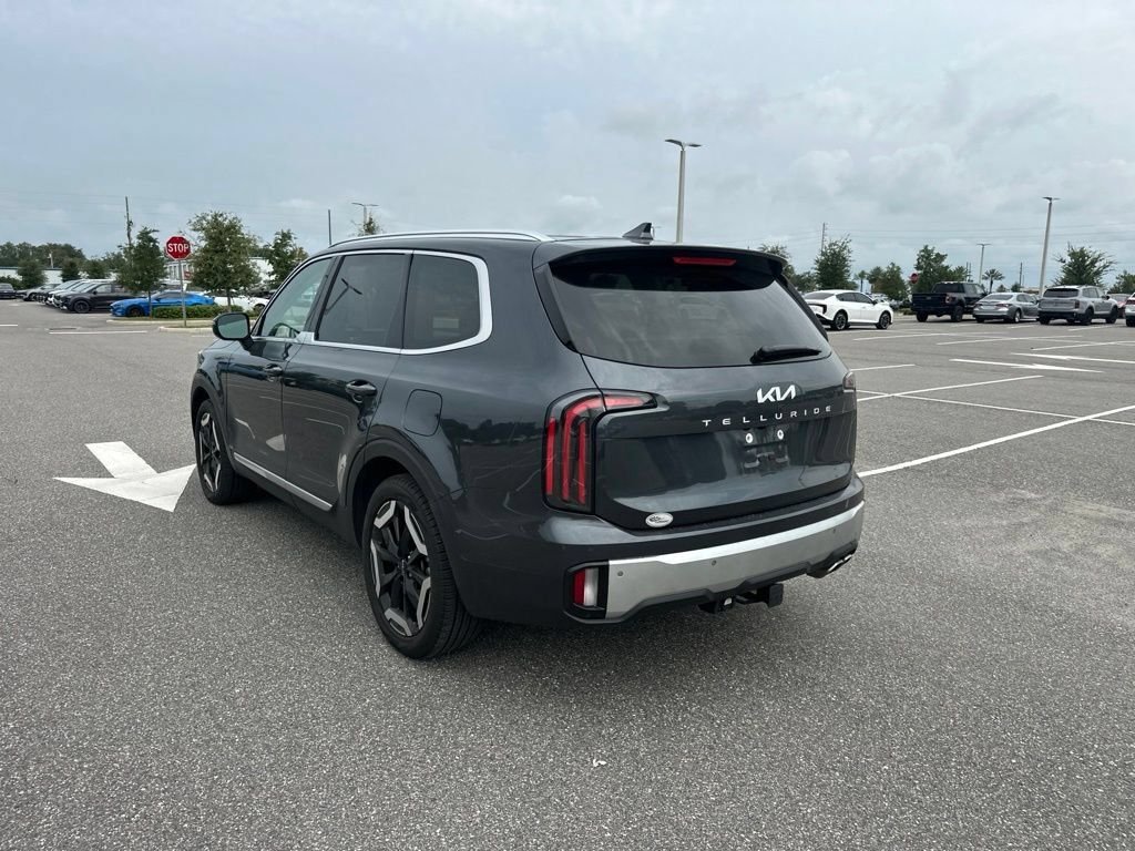 Certified Used 2024 Gray Kia EX image 7