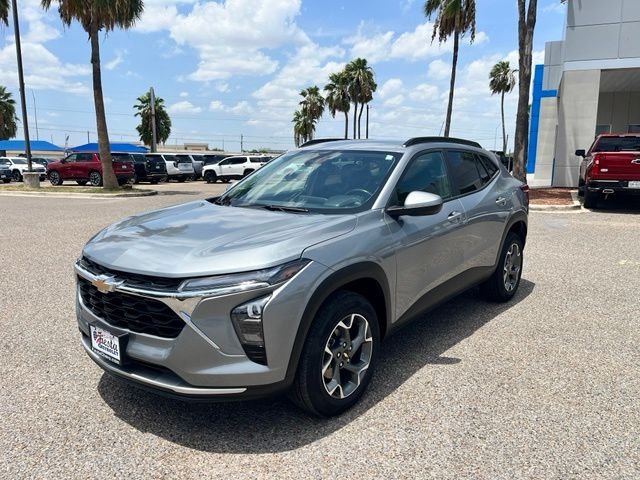 Used 2025 Gray Chevrolet LT image 3