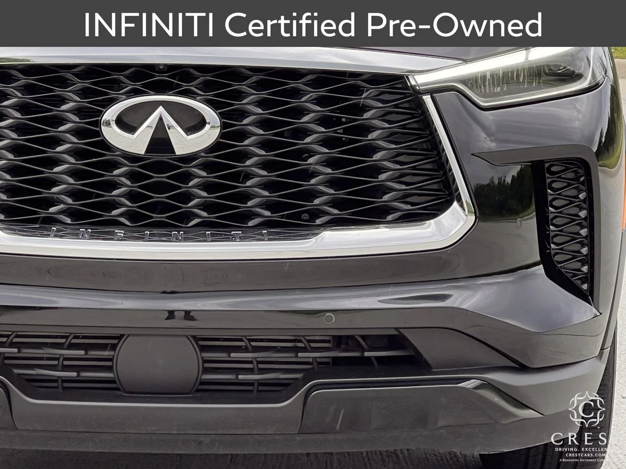 Certified Used 2025 Mineral Black INFINITI LUXE image 10