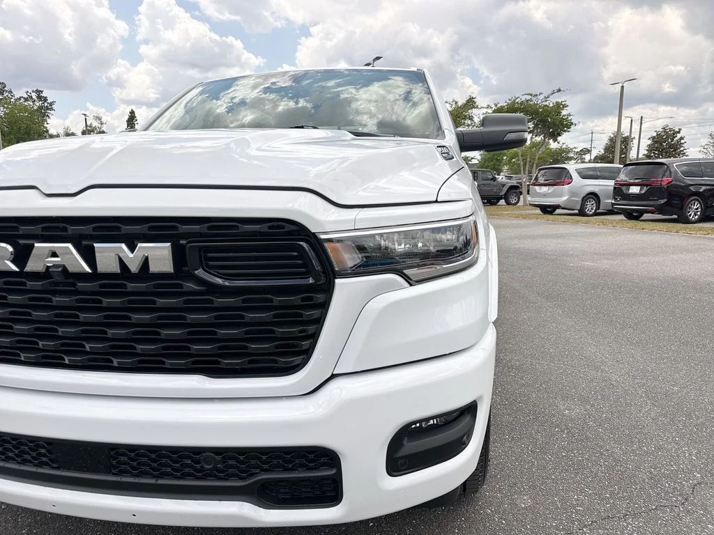 New 2026 Bright White Clear-Coat Exterior Paint RAM Big Horn/Lone Star image 9