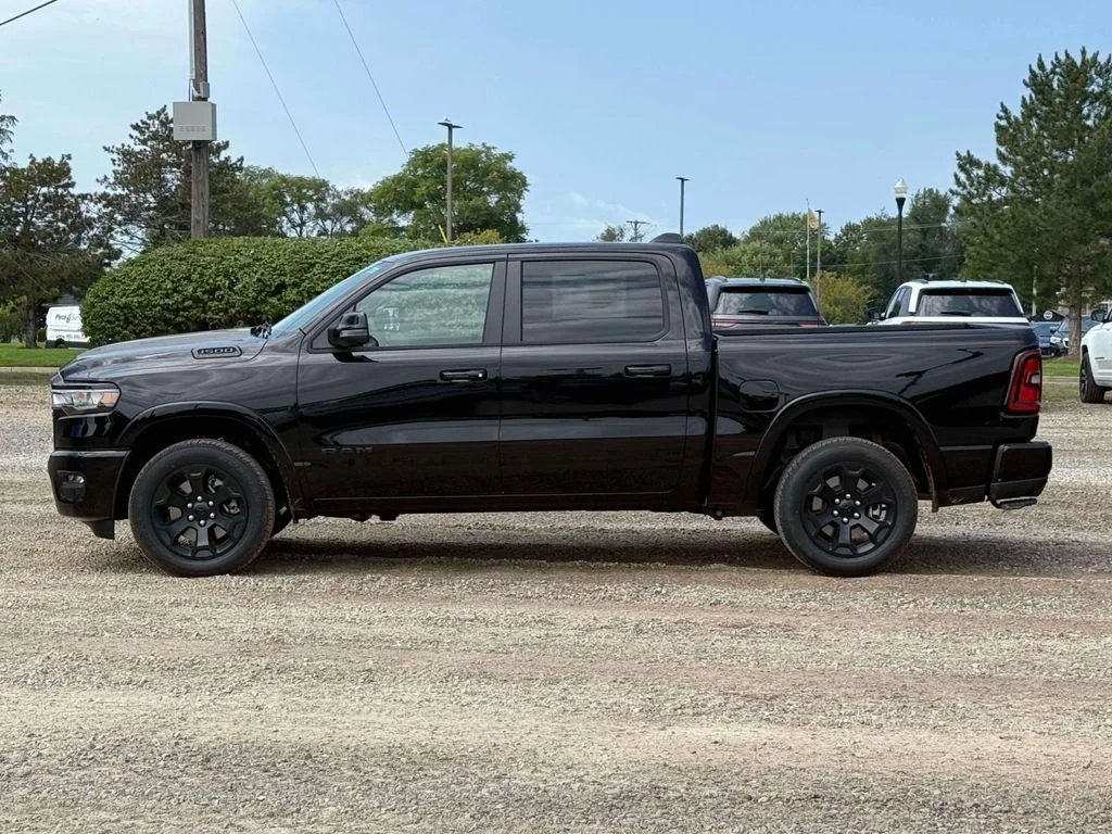 New 2027 Diamond Black Crystal Pearl-Coat Exterior Paint RAM Big Horn/Lone Star image 8