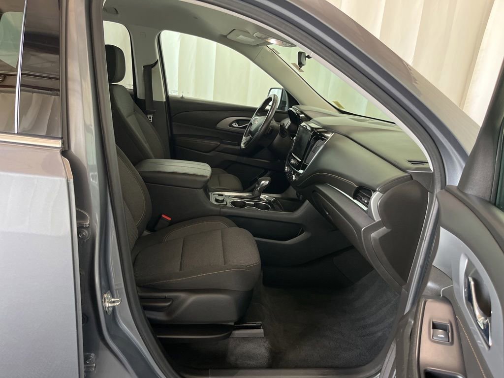 Used 2021 Satin Steel Metallic Chevrolet LT Cloth image 19