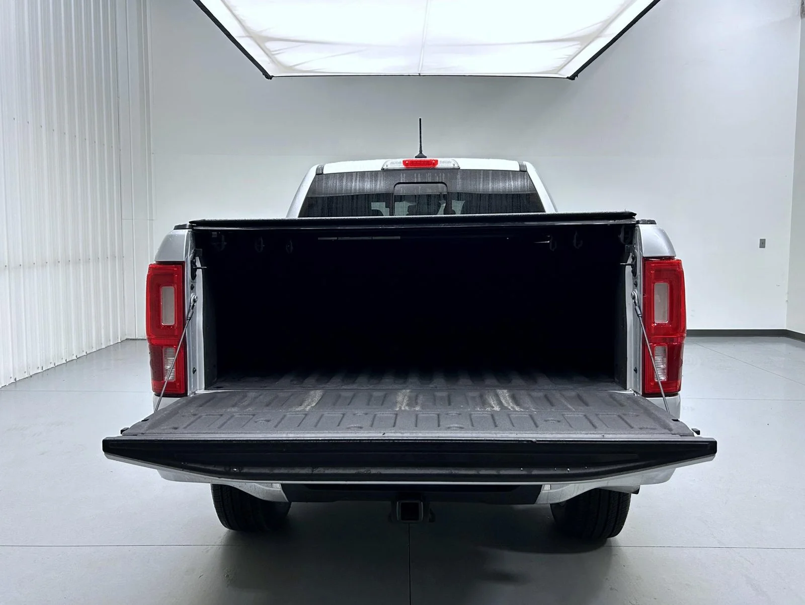 Used 2019 Silver Ford Lariat image 21