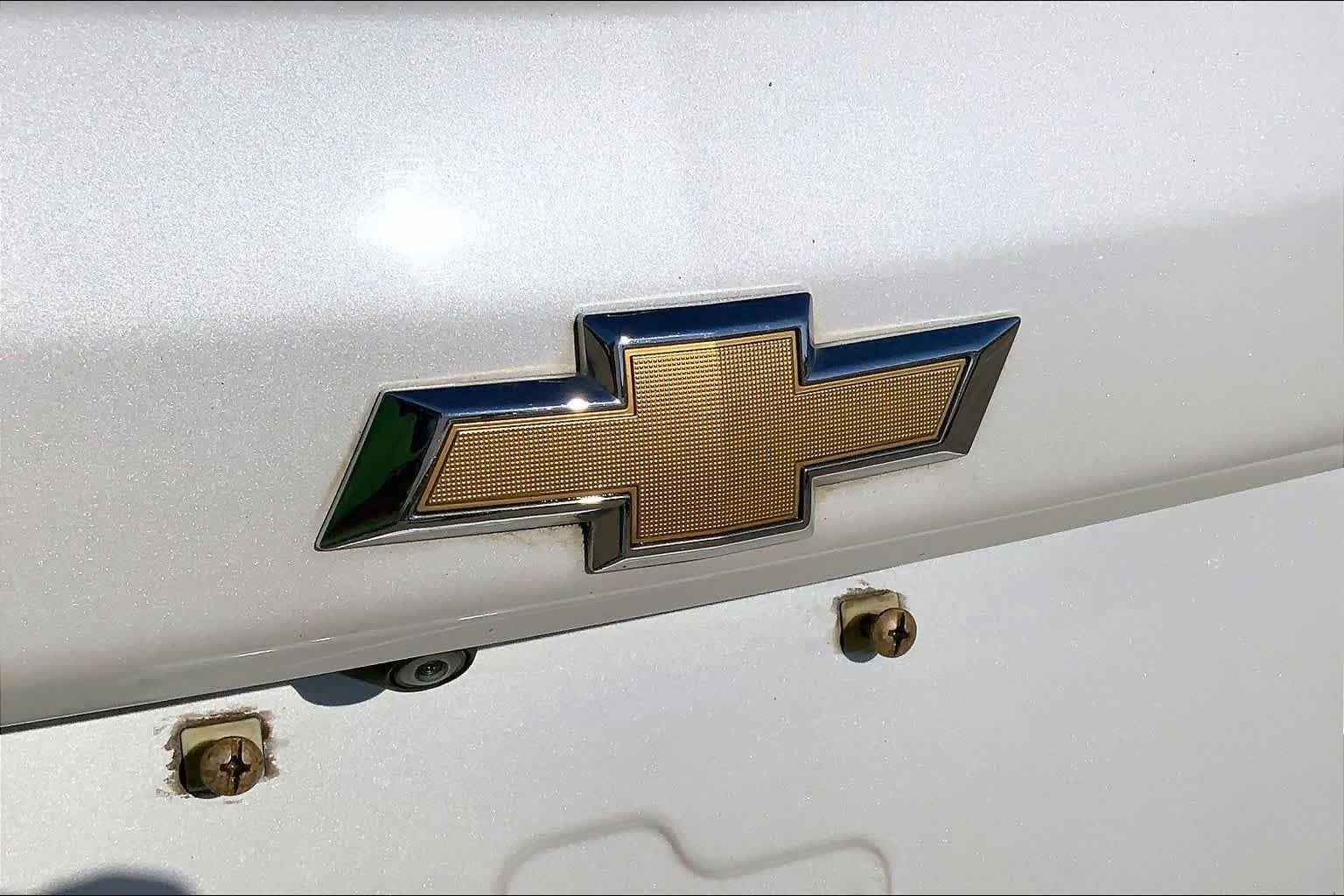 Used 2020 Iridescent Pearl Tricoat Chevrolet Premier image 30