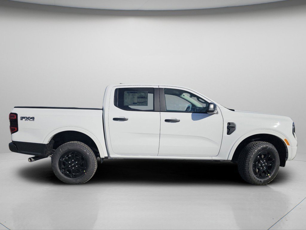Used 2025 Oxford White Ford XLT image 24