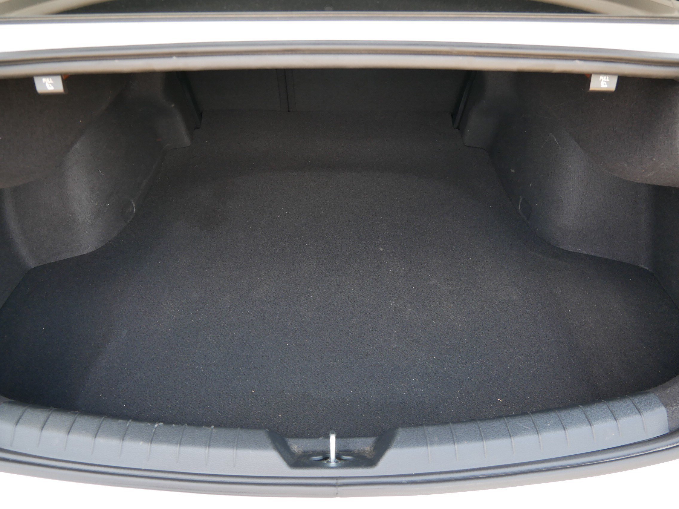 Used 2025 Snow White Pearl Kia EX image 18