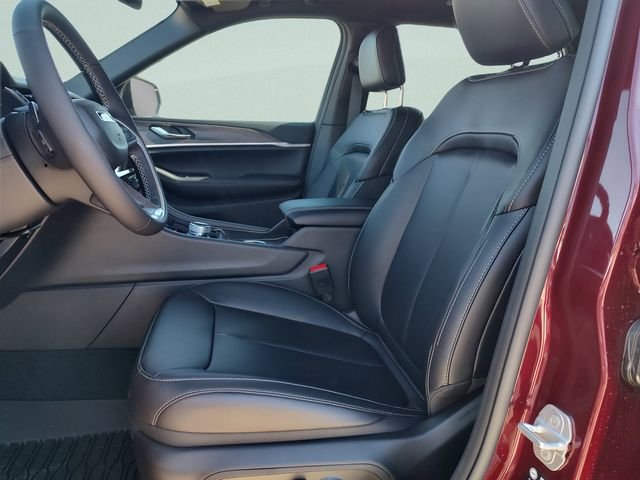 New 2025 Velvet Red Pearl-Coat Exterior Paint Jeep Limited image 28