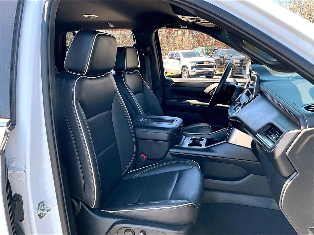 Used 2024 Summit White Chevrolet Premier image 11
