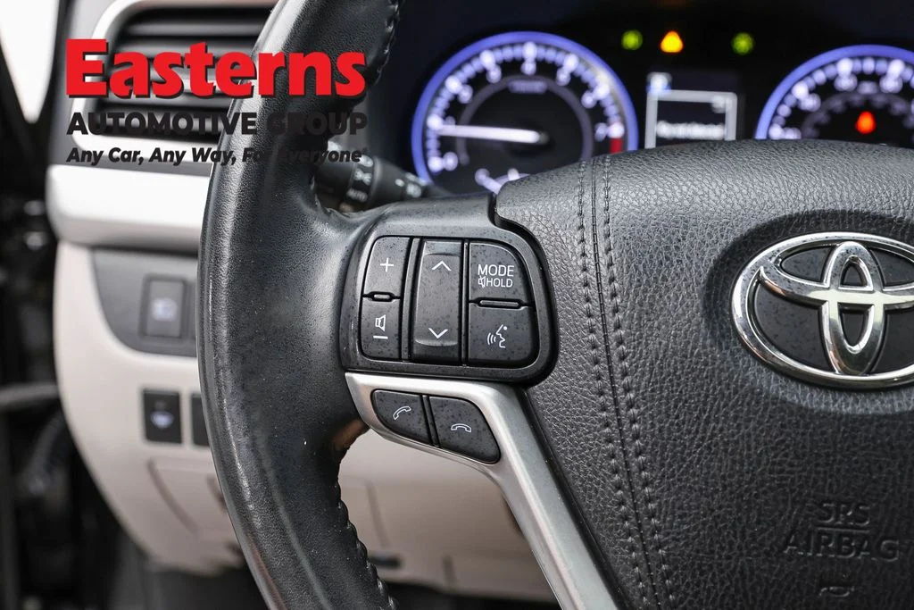 Used 2019 Black Toyota XLE image 15