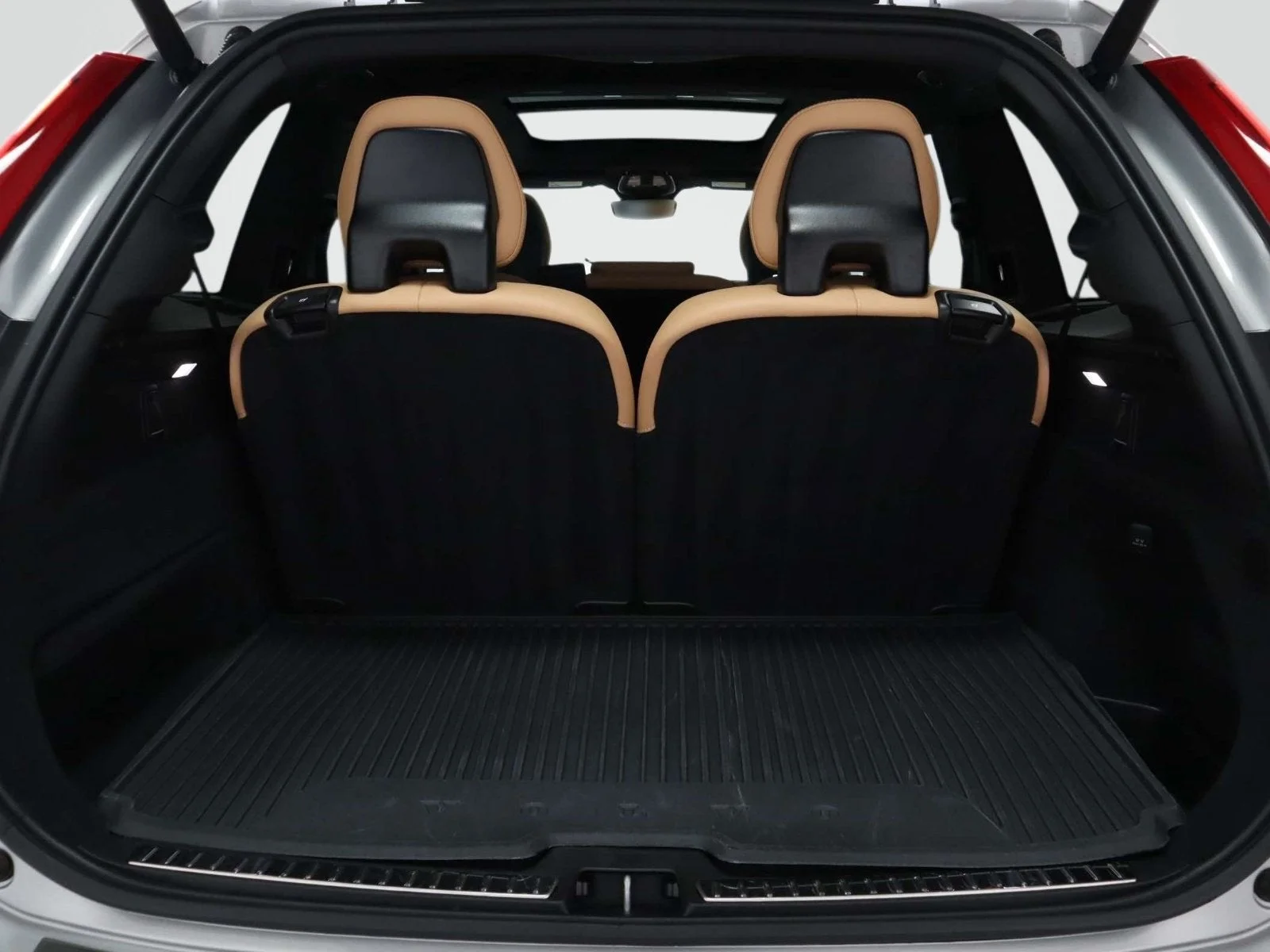 Used 2024 Silver Volvo Ultimate Bright Theme image 12