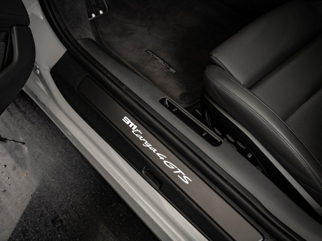Used 2022 Chalk Porsche Targa 4 GTS image 57