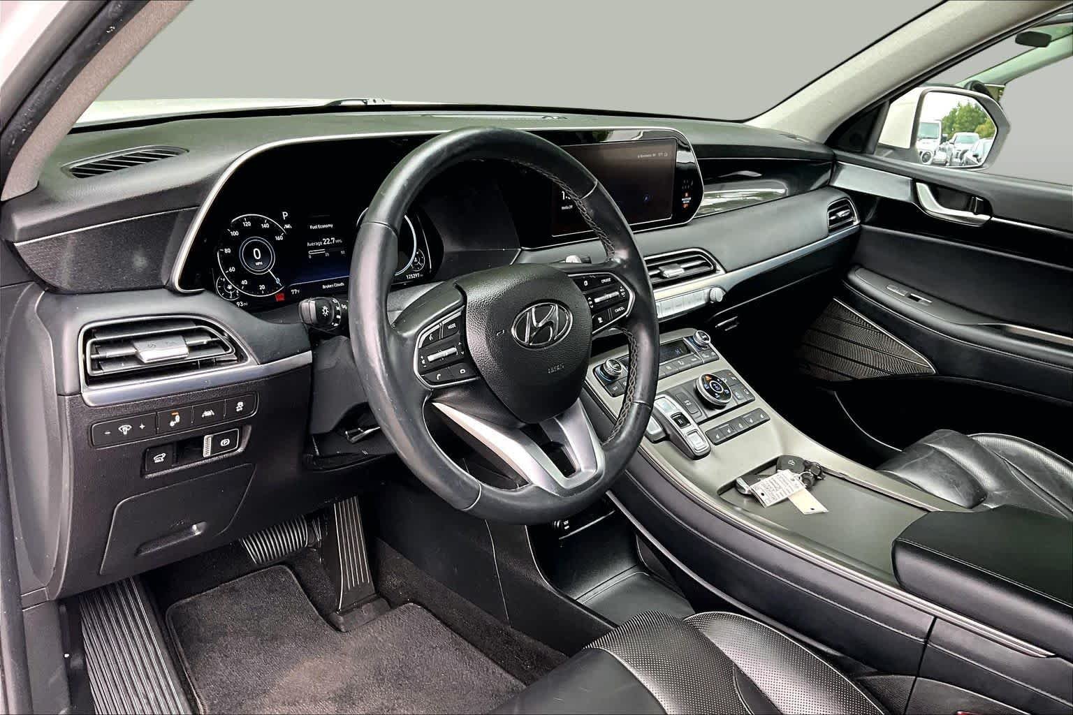Used 2021 Hyper White Hyundai Limited image 17