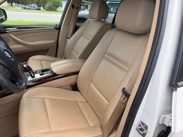 Used 2011 White BMW xDrive35i image 28