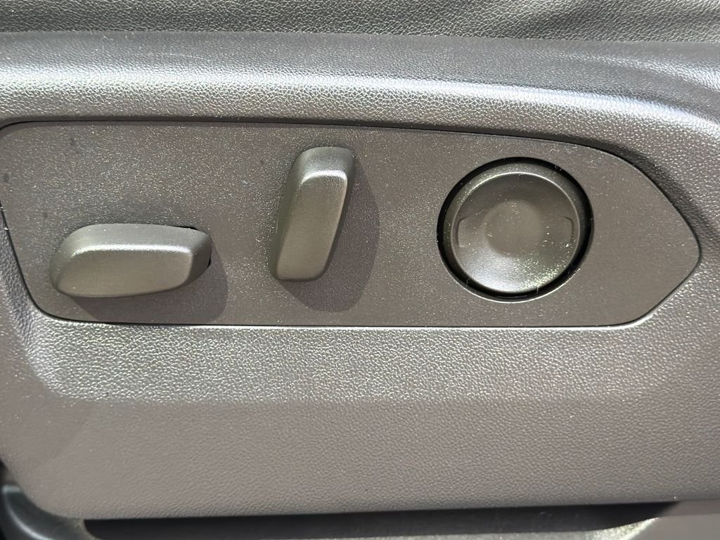 Used 2023 Silver GMC AT4 image 23