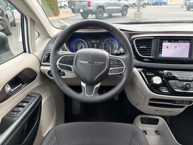 Used 2023 White Chrysler LX image 29