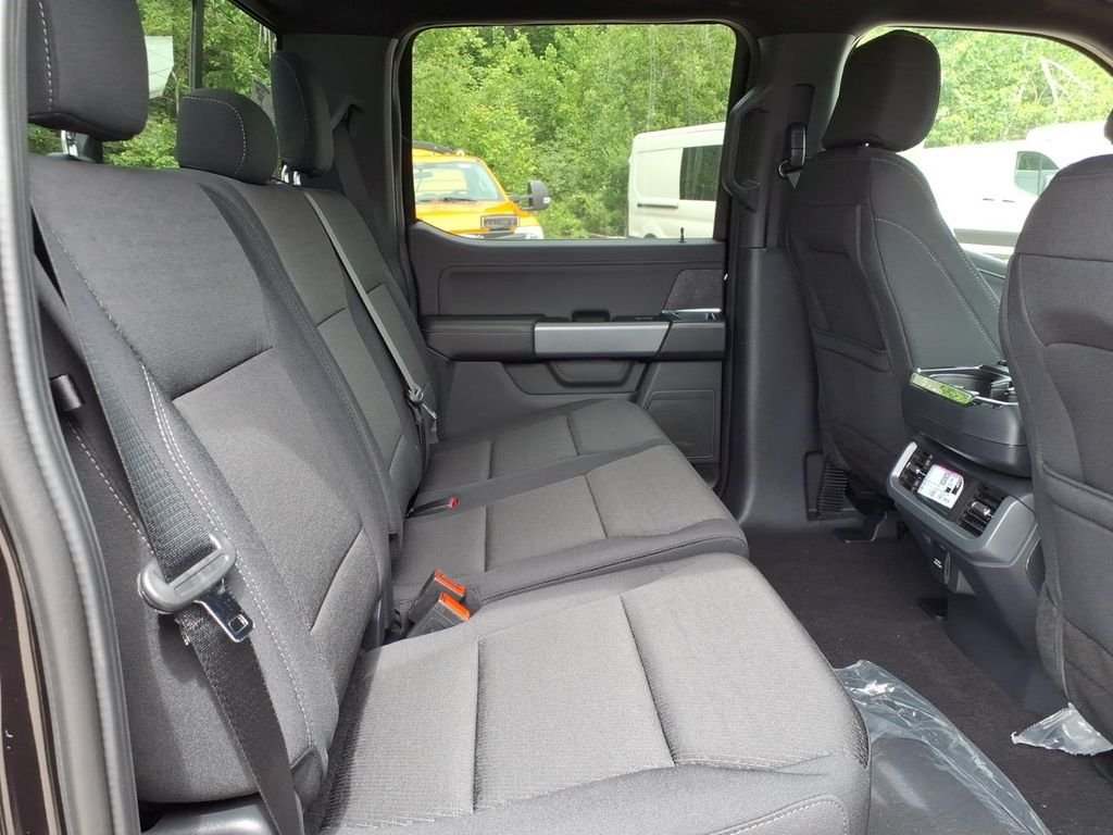 New 2026 Agate Black Metallic Ford XLT image 14