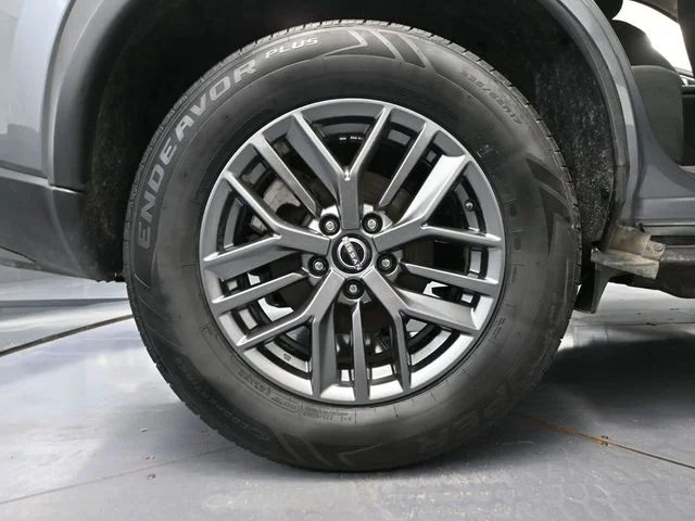 Used 2023 Gray Nissan S image 13