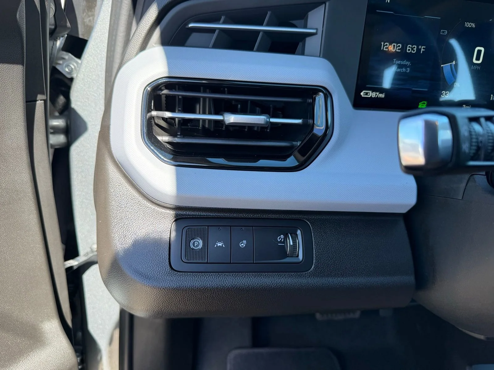 2027 Chevrolet Bolt RS - Photo 13