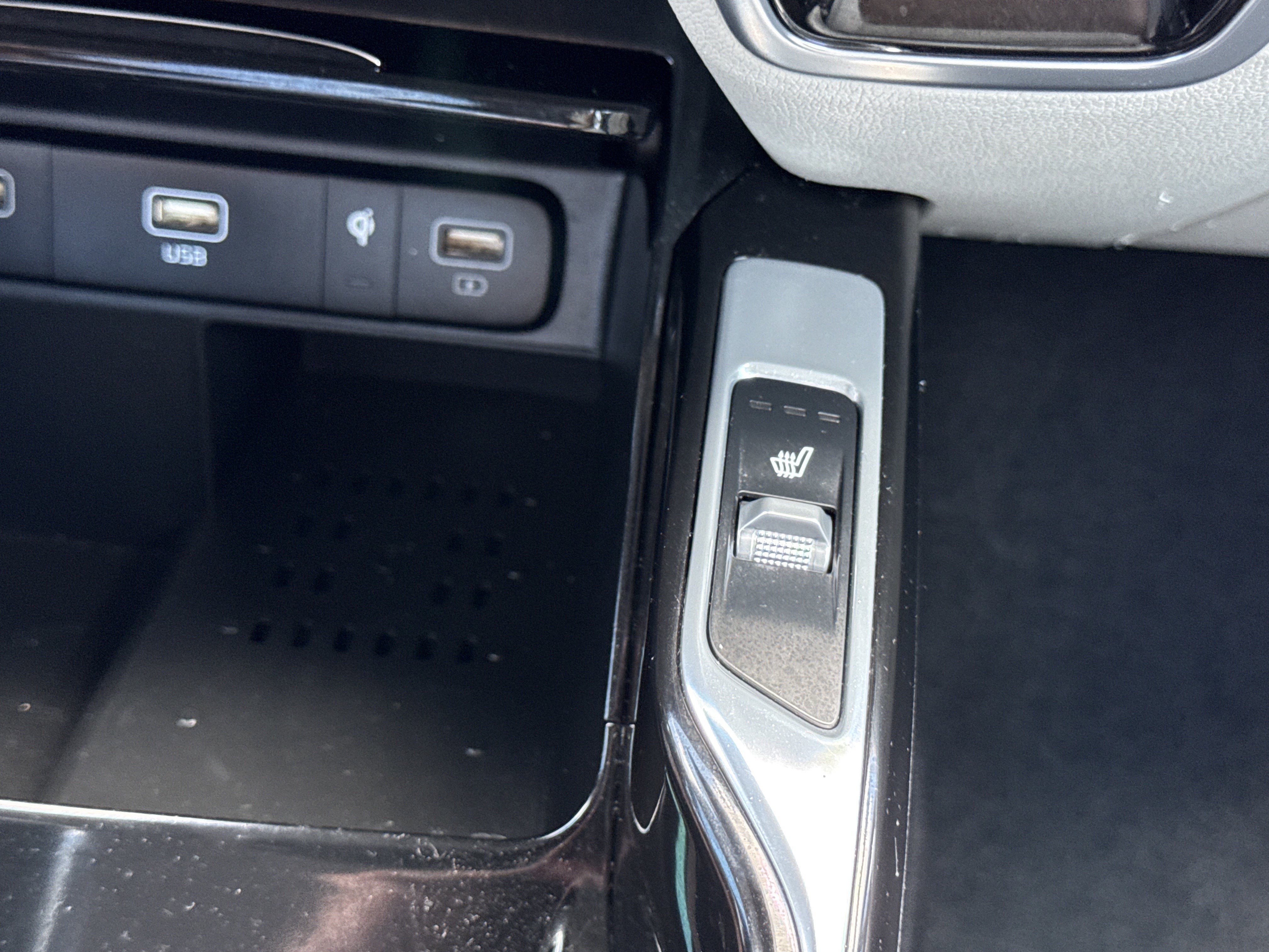 Used 2022 Glacial White Pearl Kia SX image 33