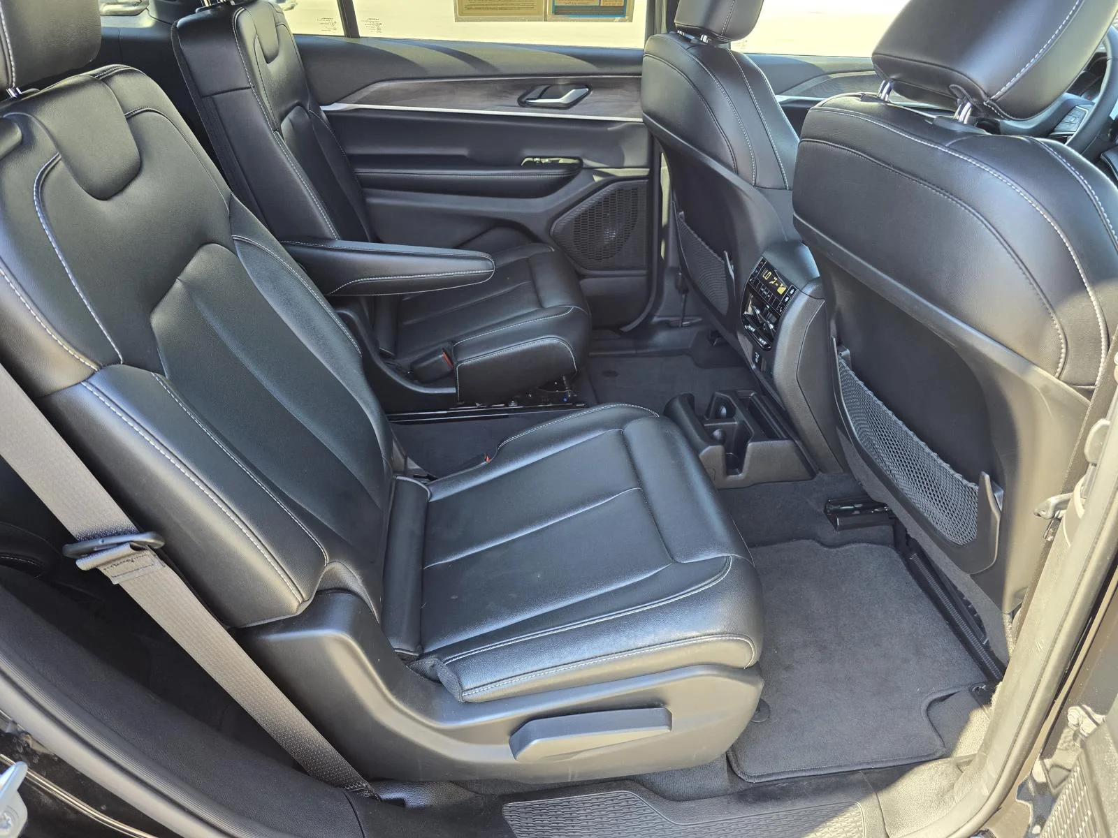 Used 2024 Black Jeep Limited 4x4 image 20