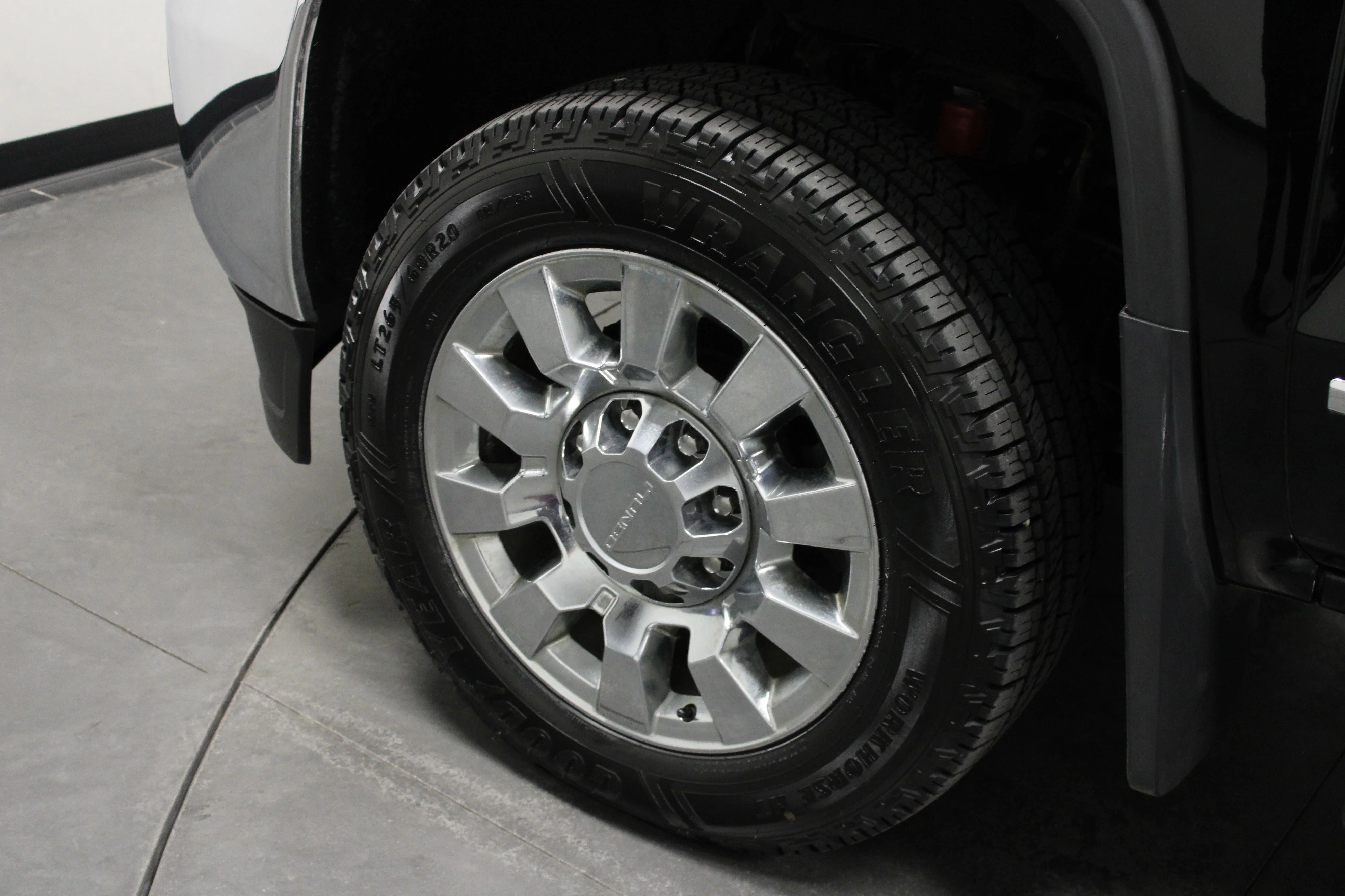 Used 2017 ONYX BLACK GMC Denali image 10