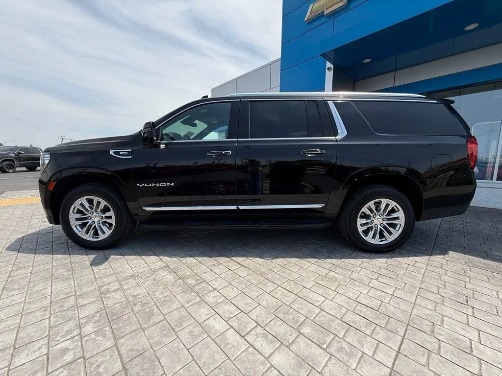 Used 2023 Onyx Black GMC SLT image 7