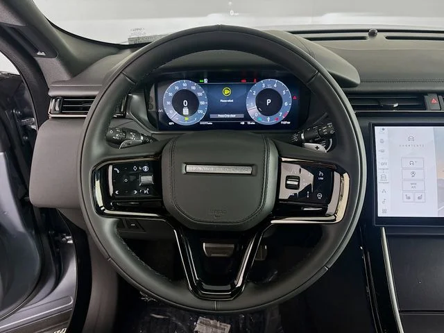 Used 2026  Land Rover Dynamic SE image 12