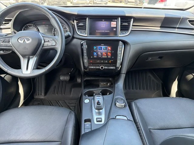 Used 2023 White INFINITI LUXE image 9