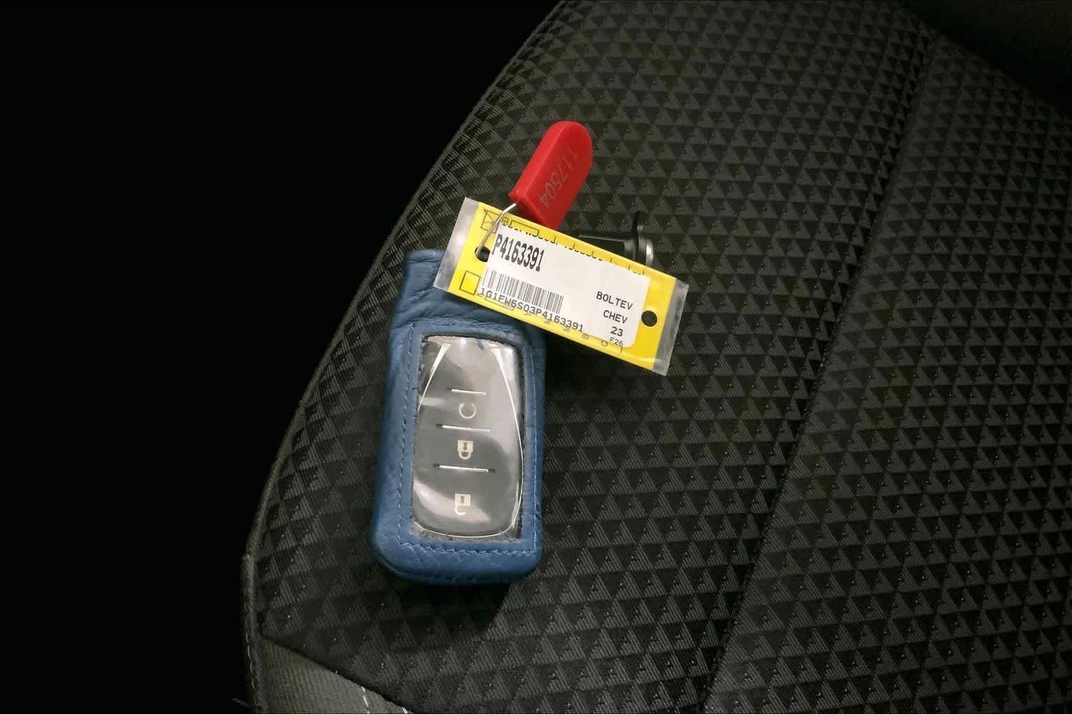 Used 2023 Mosaic Black Metallic Chevrolet 1LT image 13