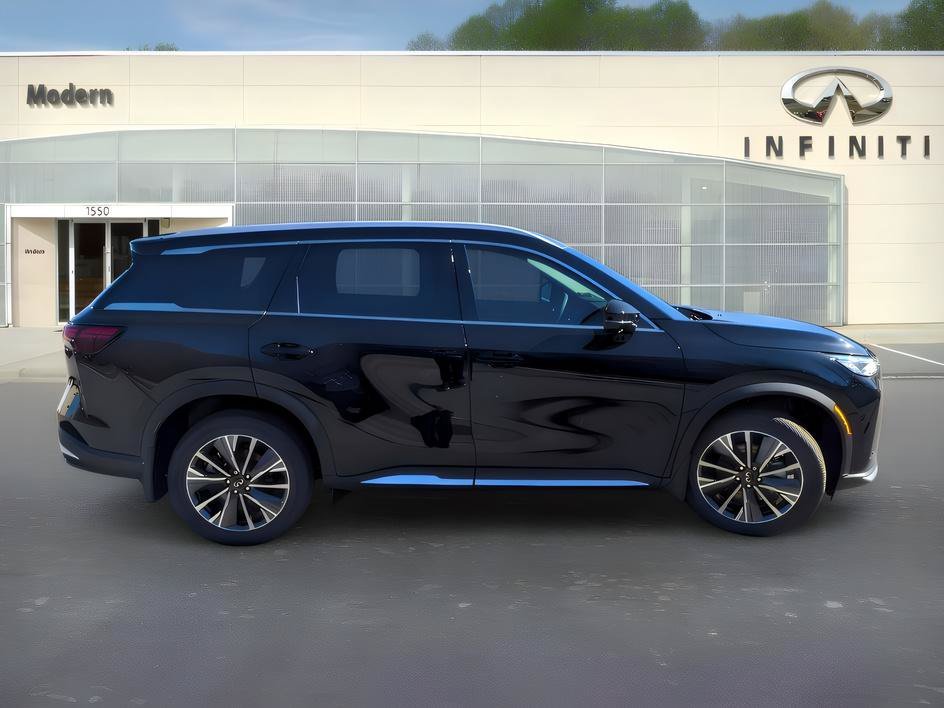 Used 2026 Mineral Black INFINITI LUXE image 3