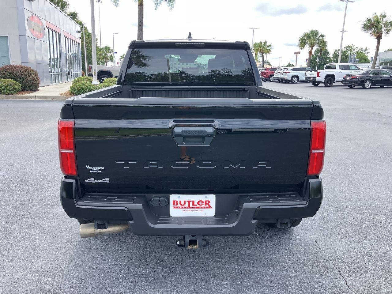 Used 2024 Black Toyota SR5 Double Cab image 4