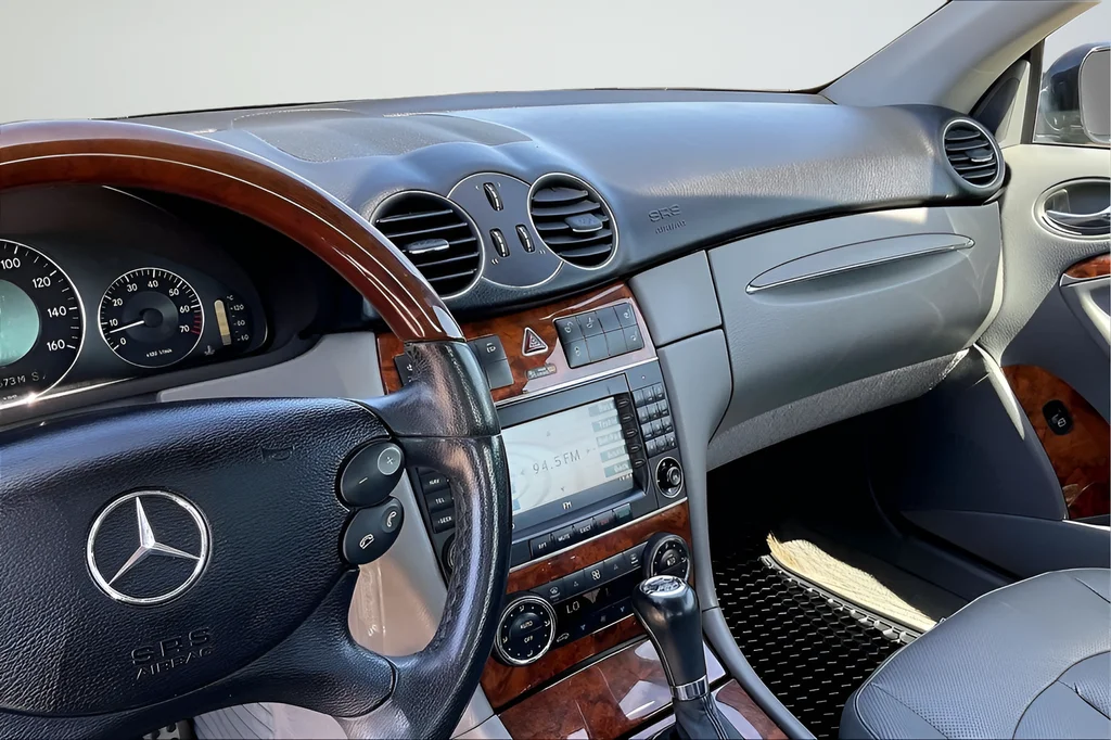 Used 2009 Blue Mercedes-Benz CLK 550 image 7
